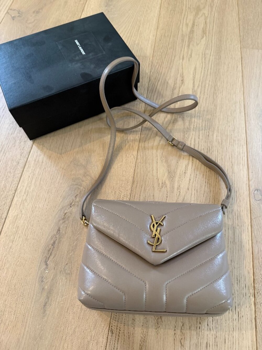 Saint Laurent-LIKE NEW- Loulou Toy Flapbag Matelasse- TAN/TAUPE - Picture 8 of 12